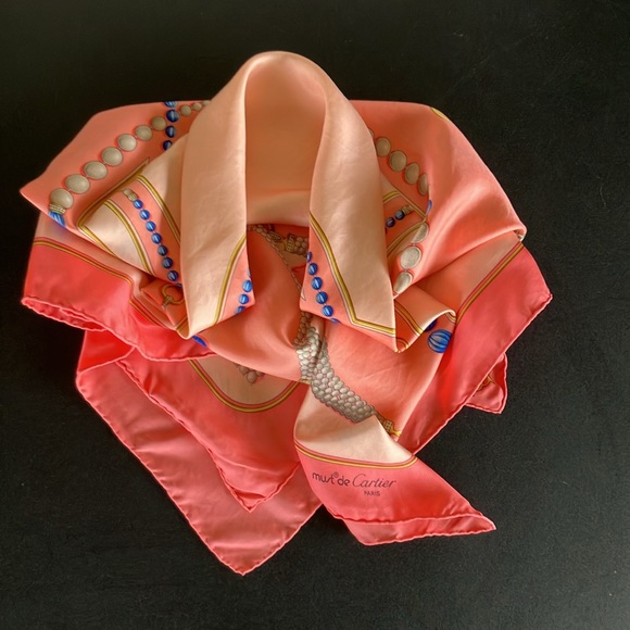 ~CARTIER~ must de Cartier 100% silk scarf beautiful used condition. - Picture 3 of 13